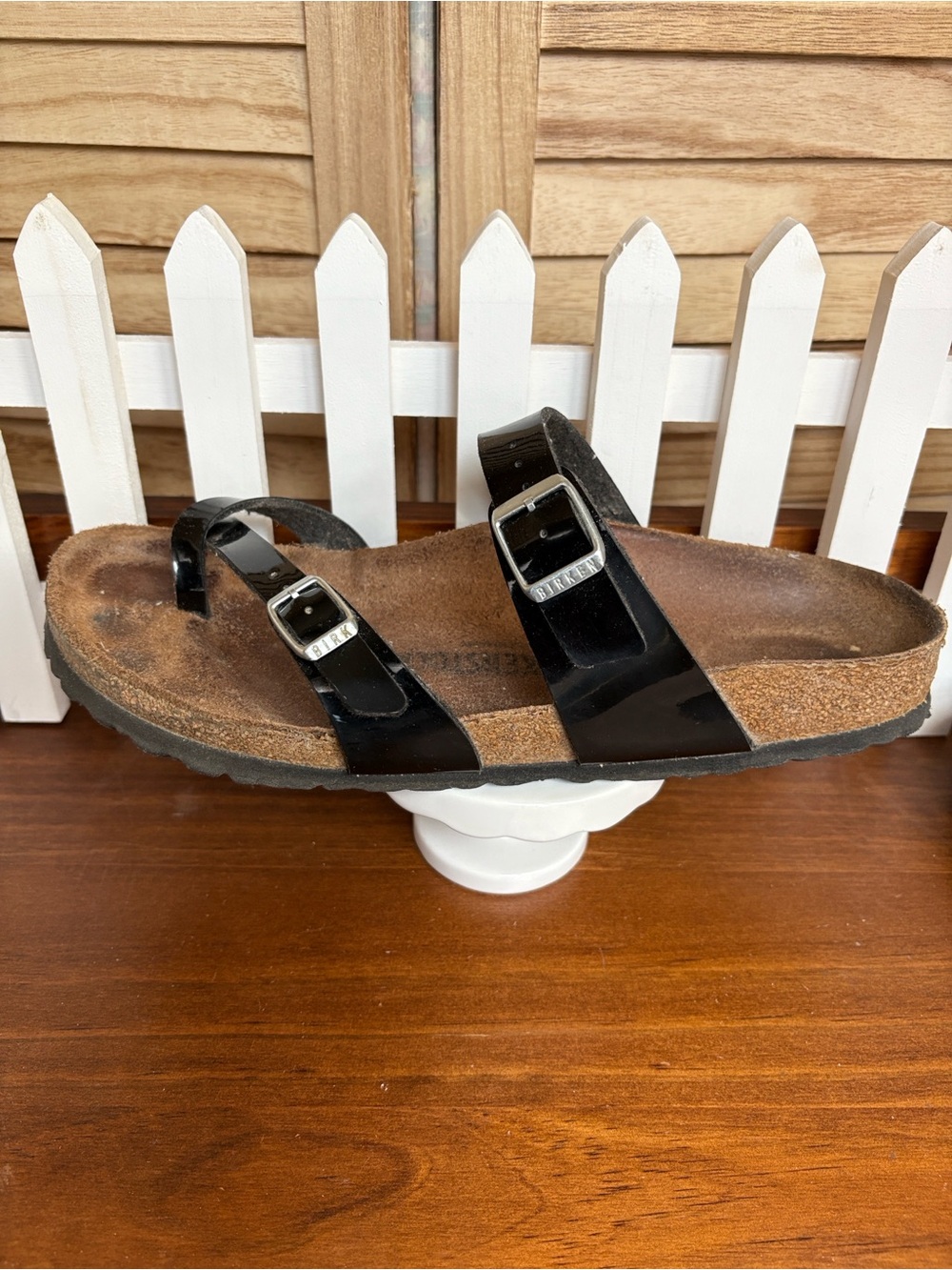 Birkenstock Mayari 42 Toe Loop Patent Black Sandals - Picture 9 of 13